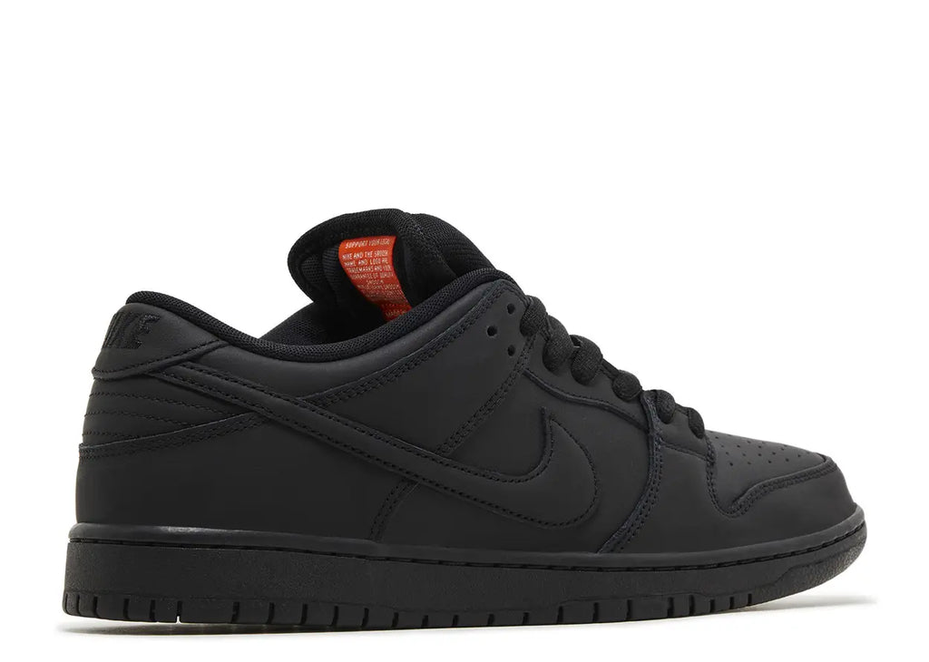 Dunk Low SB 'Triple Black'