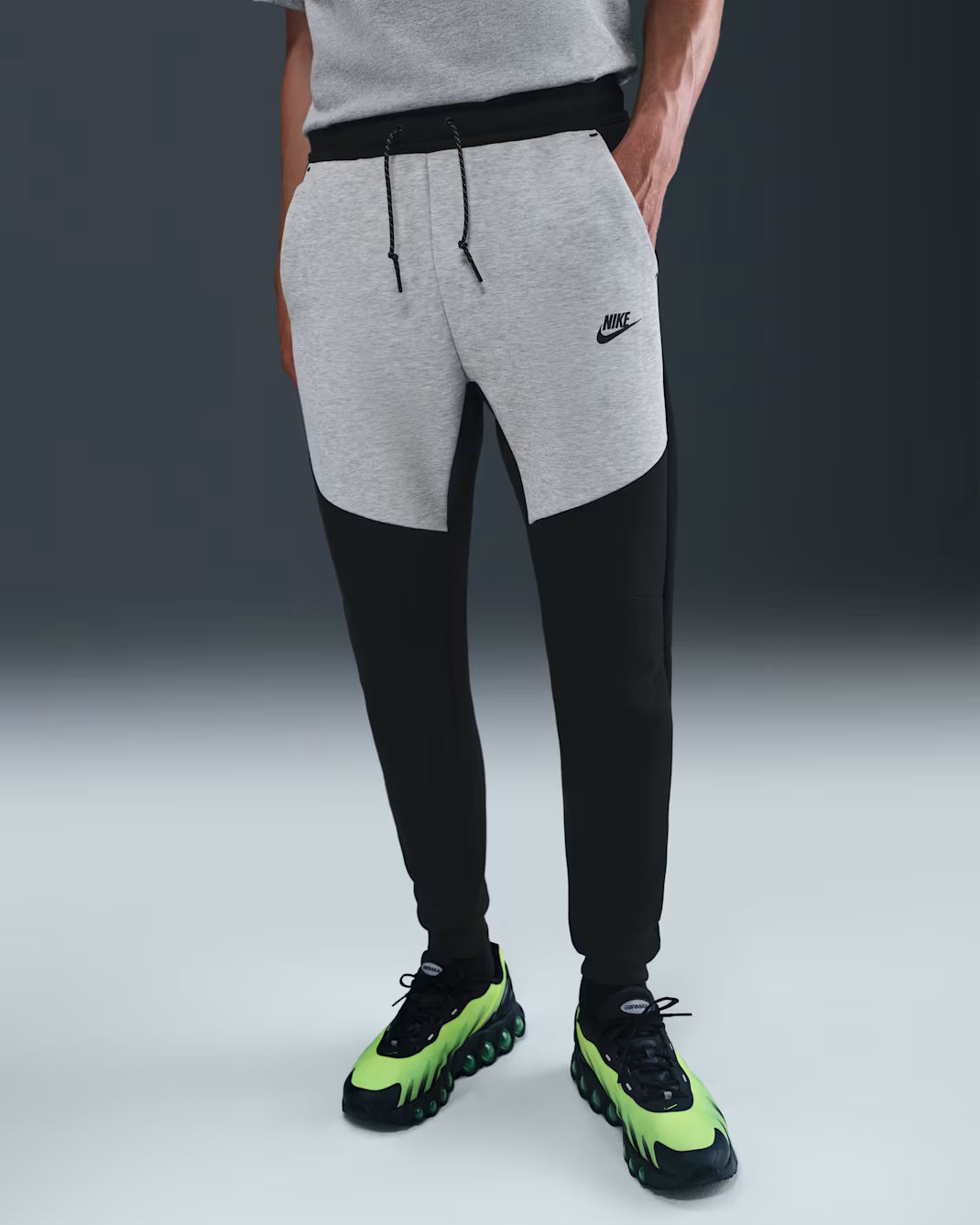 Nike Tech Fleece Joggers (Black/Dark Grey Heather)